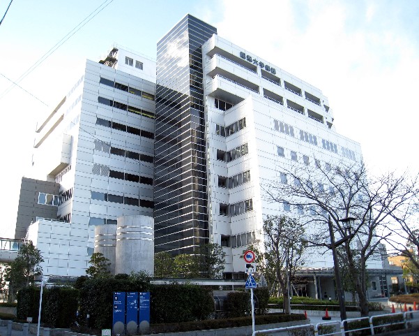 アヴァンツァーレ洗足 総合病院：目黒区立洗足図書館　283m　近隣
